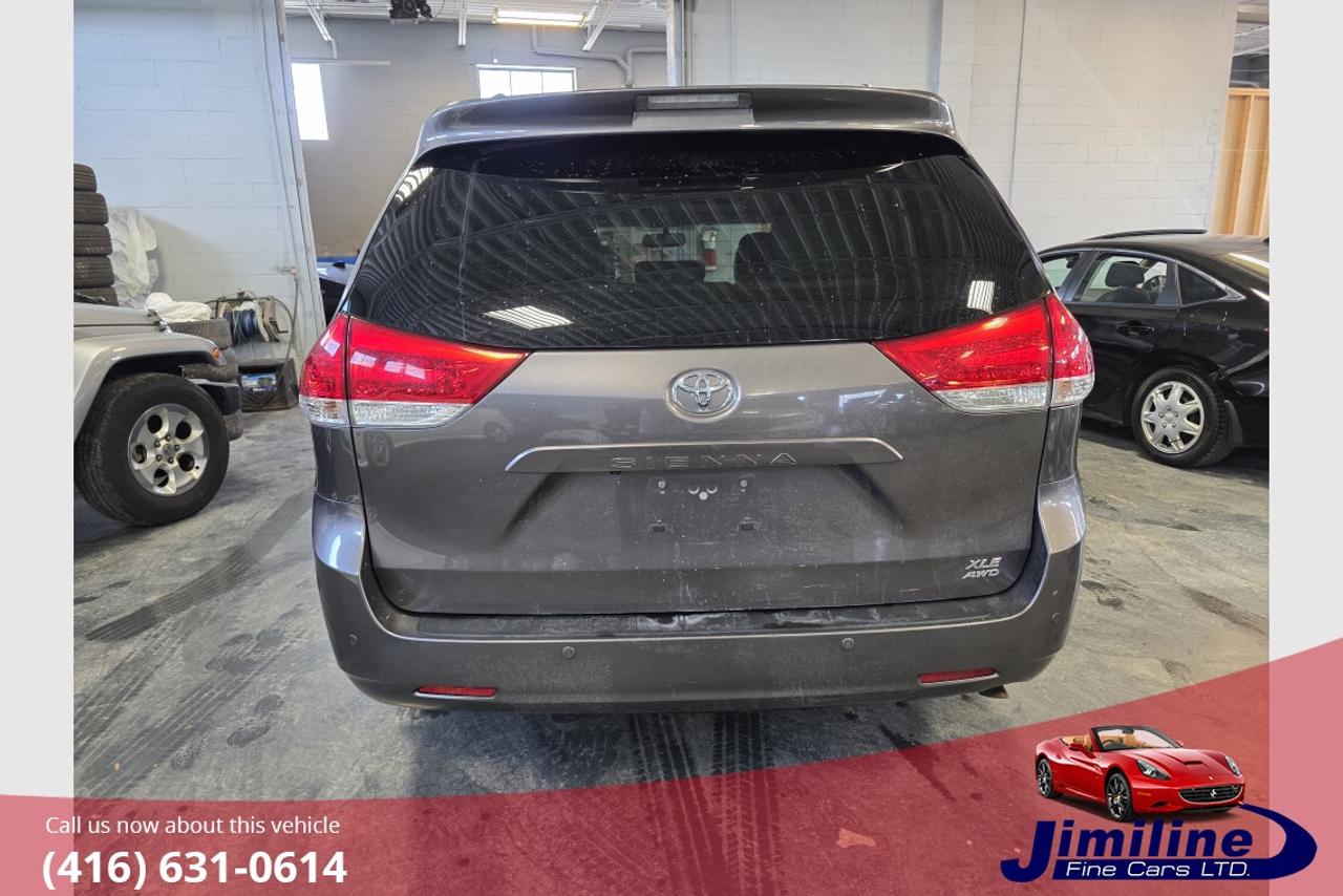 2014 Toyota Sienna XLE AWD Photo