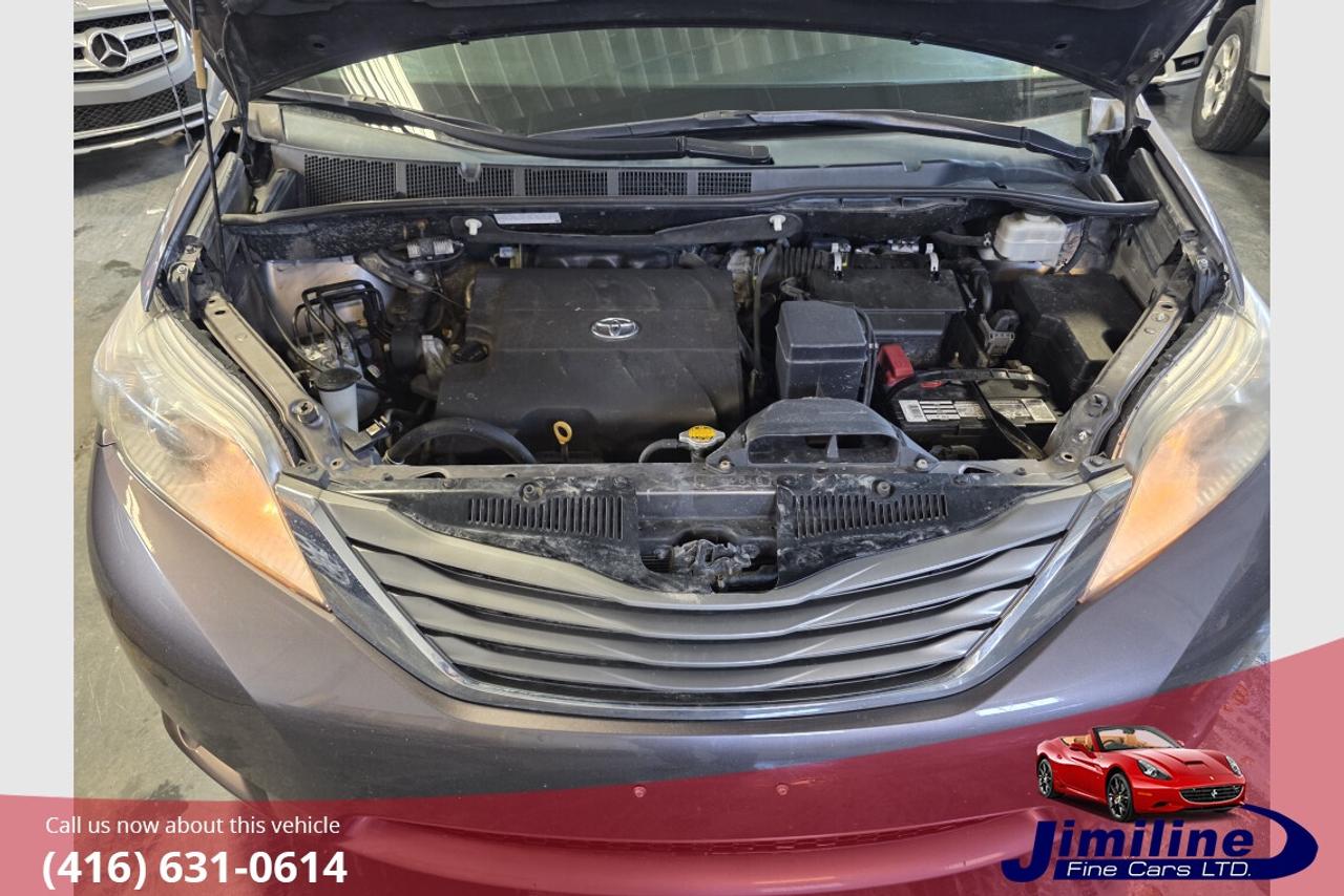 2014 Toyota Sienna XLE AWD Photo