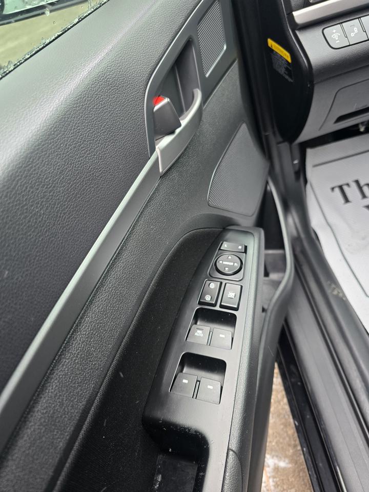 2017 Hyundai Elantra SE Photo