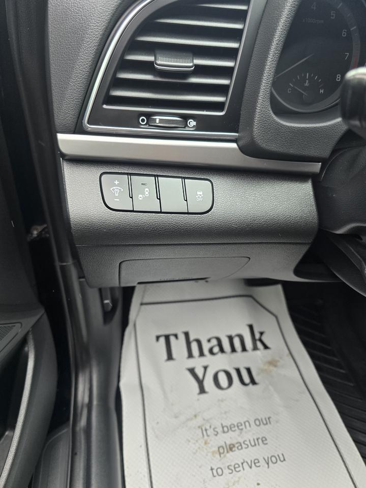 2017 Hyundai Elantra SE Photo