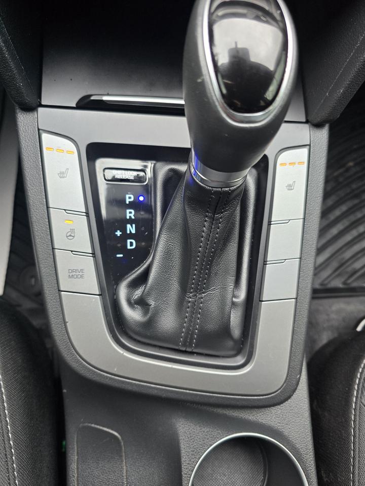 2017 Hyundai Elantra SE Photo