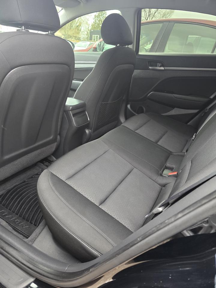 2017 Hyundai Elantra SE Photo