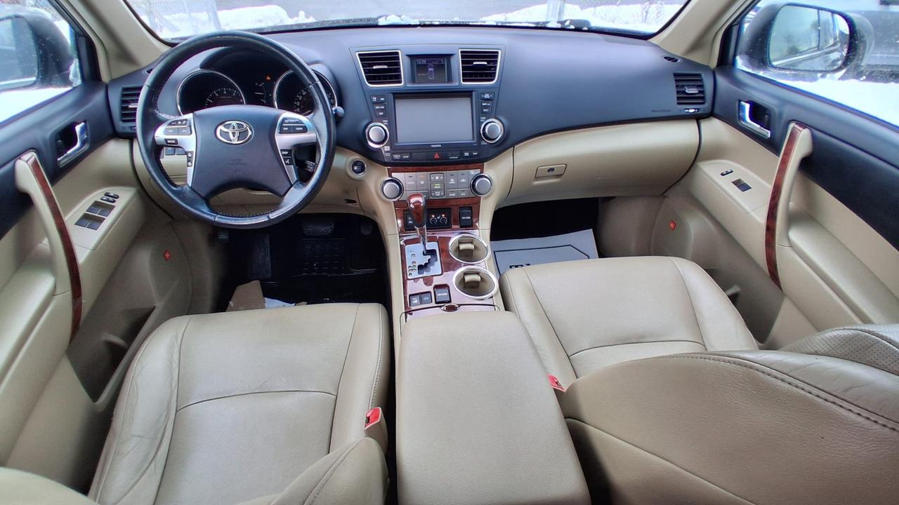 2011 Toyota Highlander LIMITED  Photo