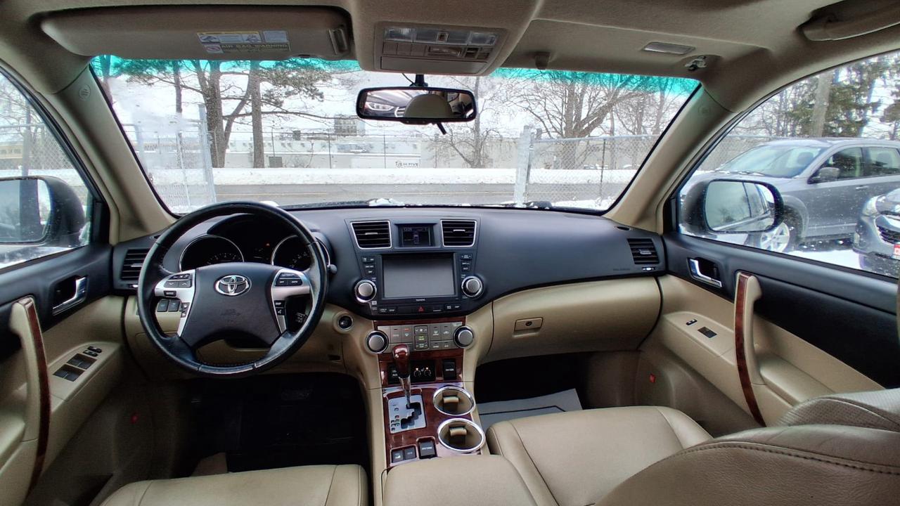2011 Toyota Highlander LIMITED  Photo