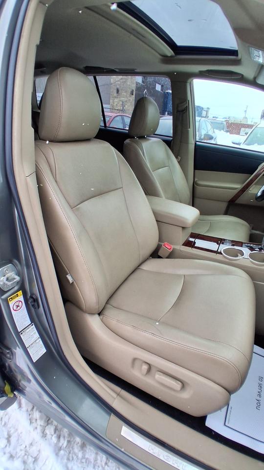 2011 Toyota Highlander LIMITED  Photo