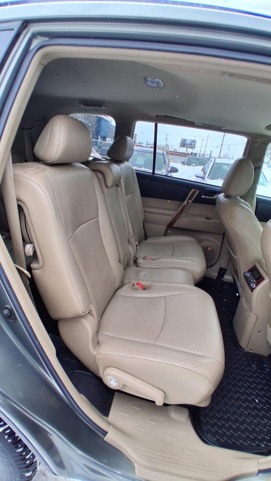 2011 Toyota Highlander LIMITED  Photo