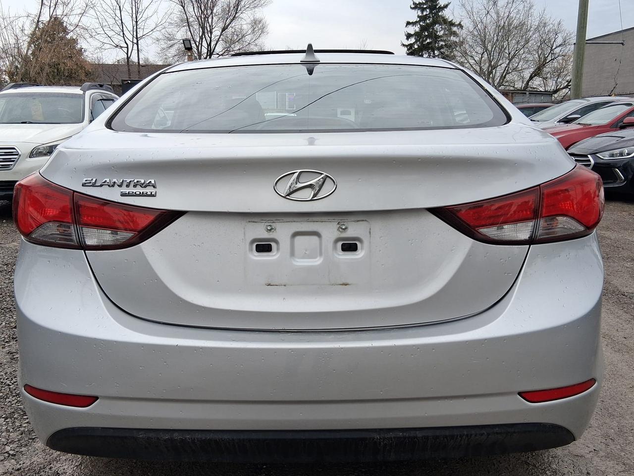 2015 Hyundai Elantra Limited Photo4