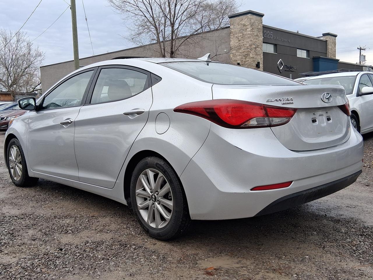2015 Hyundai Elantra Limited Photo