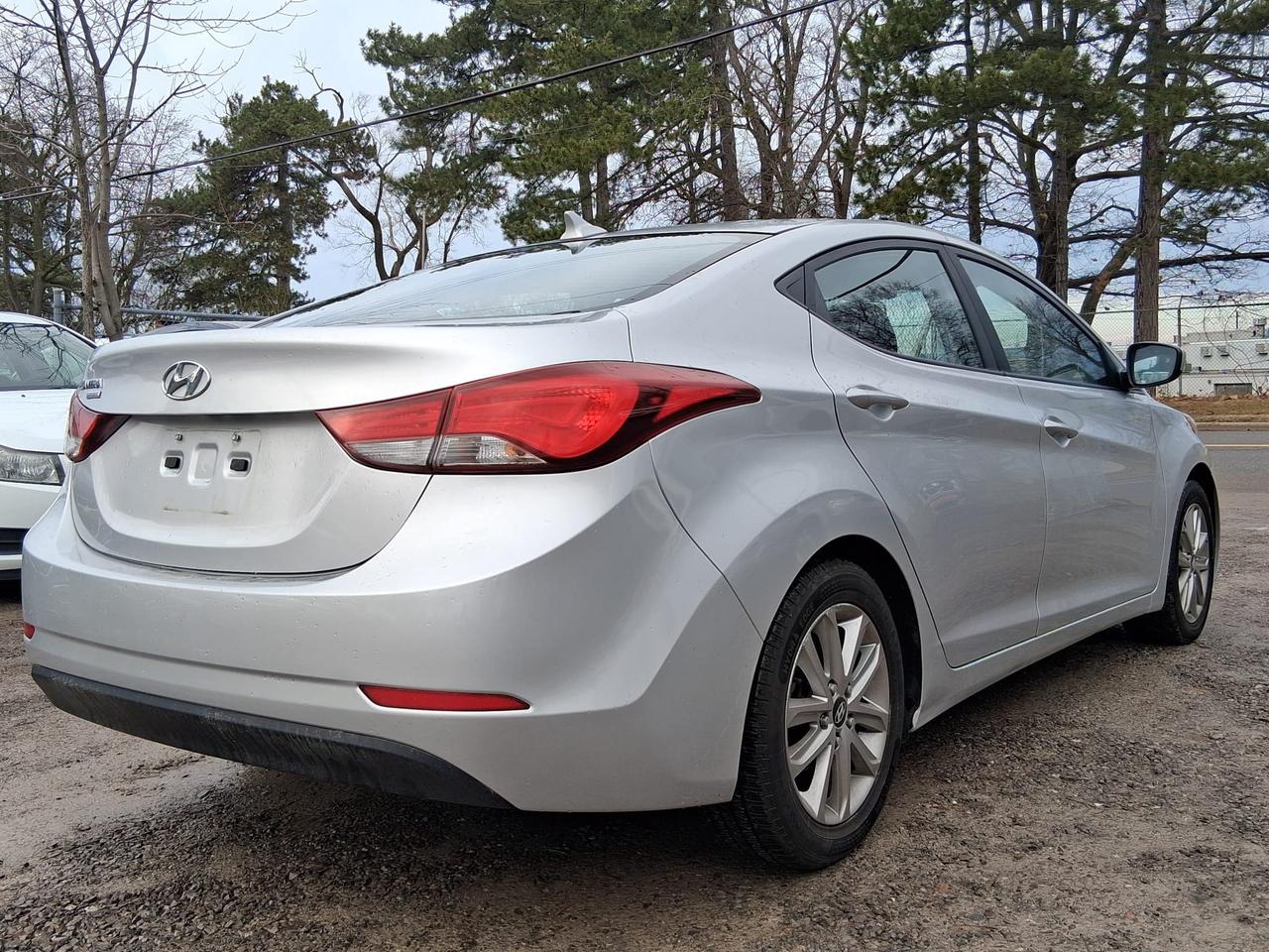 2015 Hyundai Elantra Limited Photo
