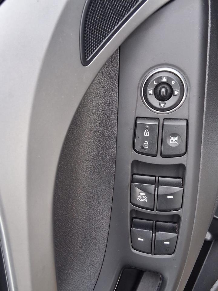 2015 Hyundai Elantra Limited Photo