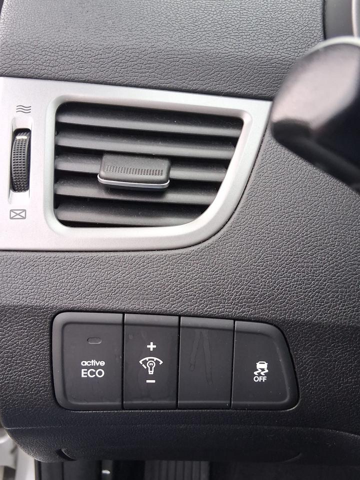 2015 Hyundai Elantra Limited Photo