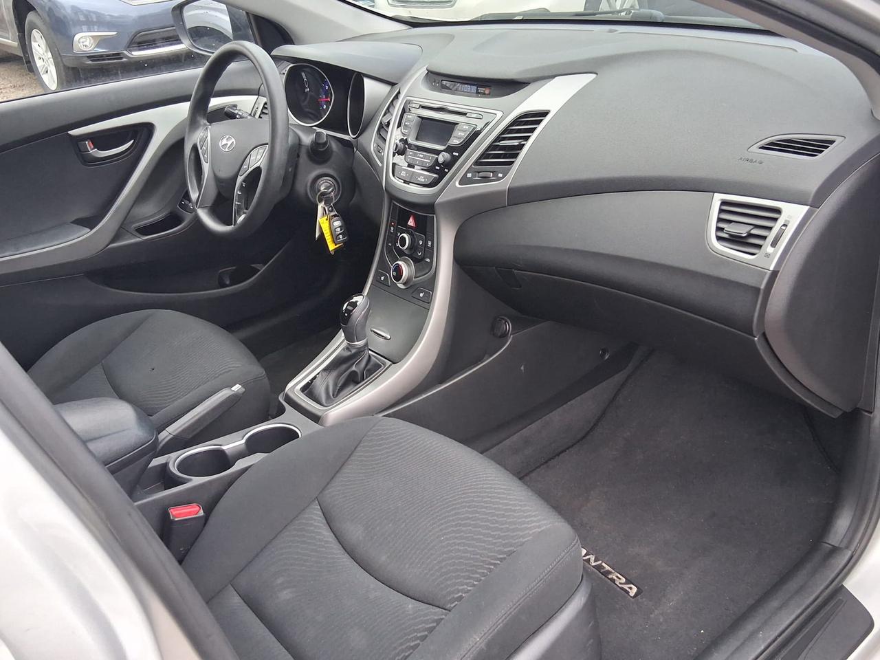 2015 Hyundai Elantra Limited Photo