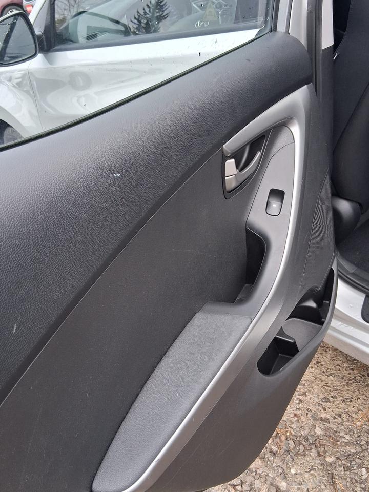 2015 Hyundai Elantra Limited Photo