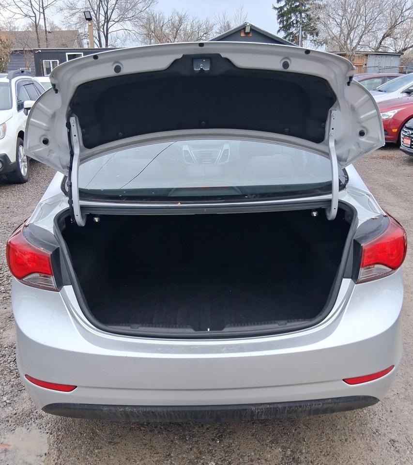 2015 Hyundai Elantra Limited Photo