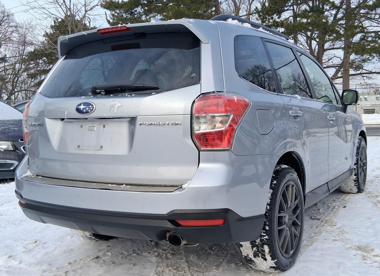 2016 Subaru Forester TOURING Photo