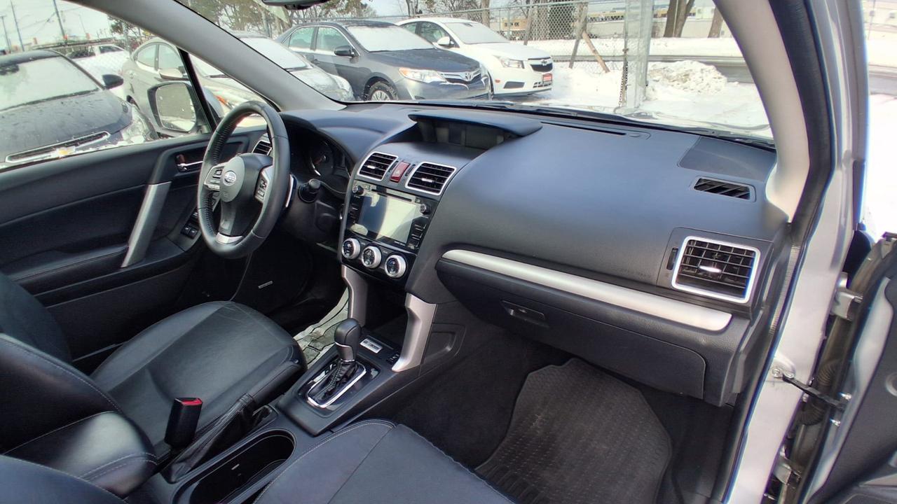 2016 Subaru Forester TOURING Photo