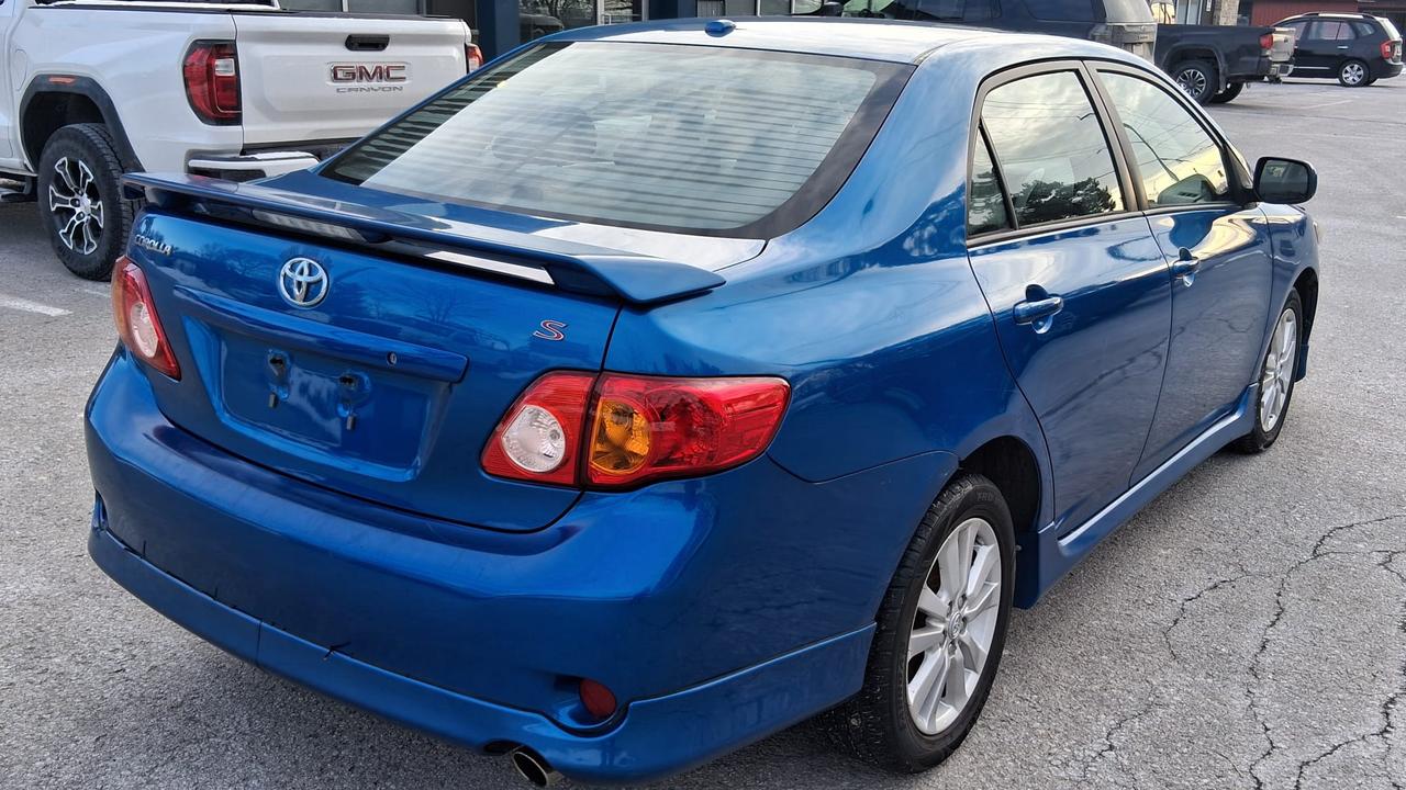 2010 Toyota Corolla S Photo4