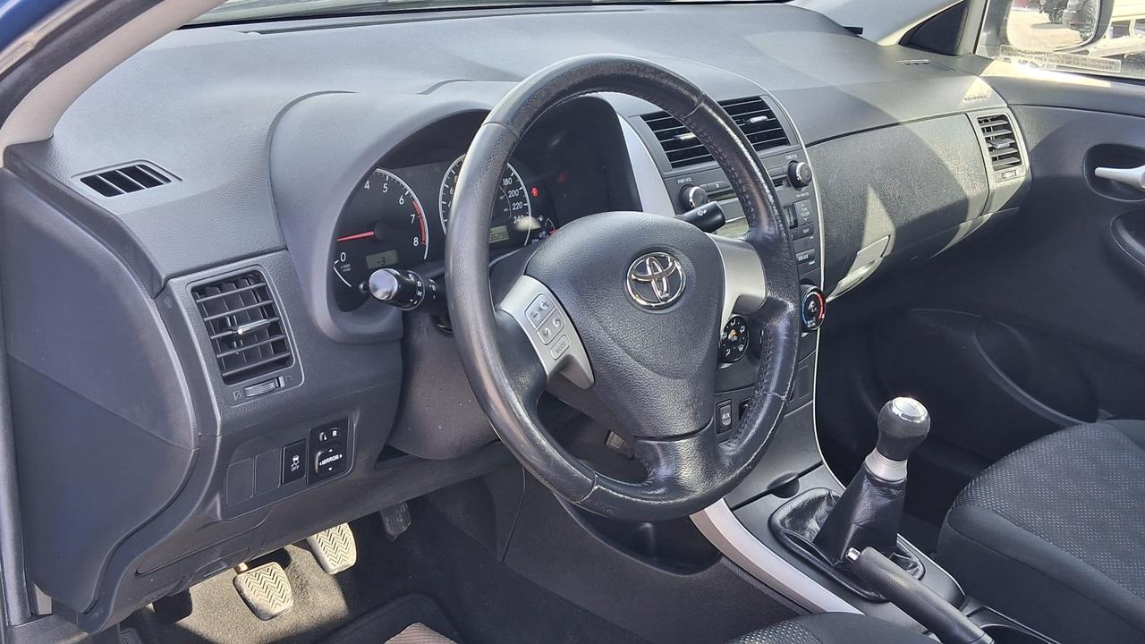 2010 Toyota Corolla S Photo