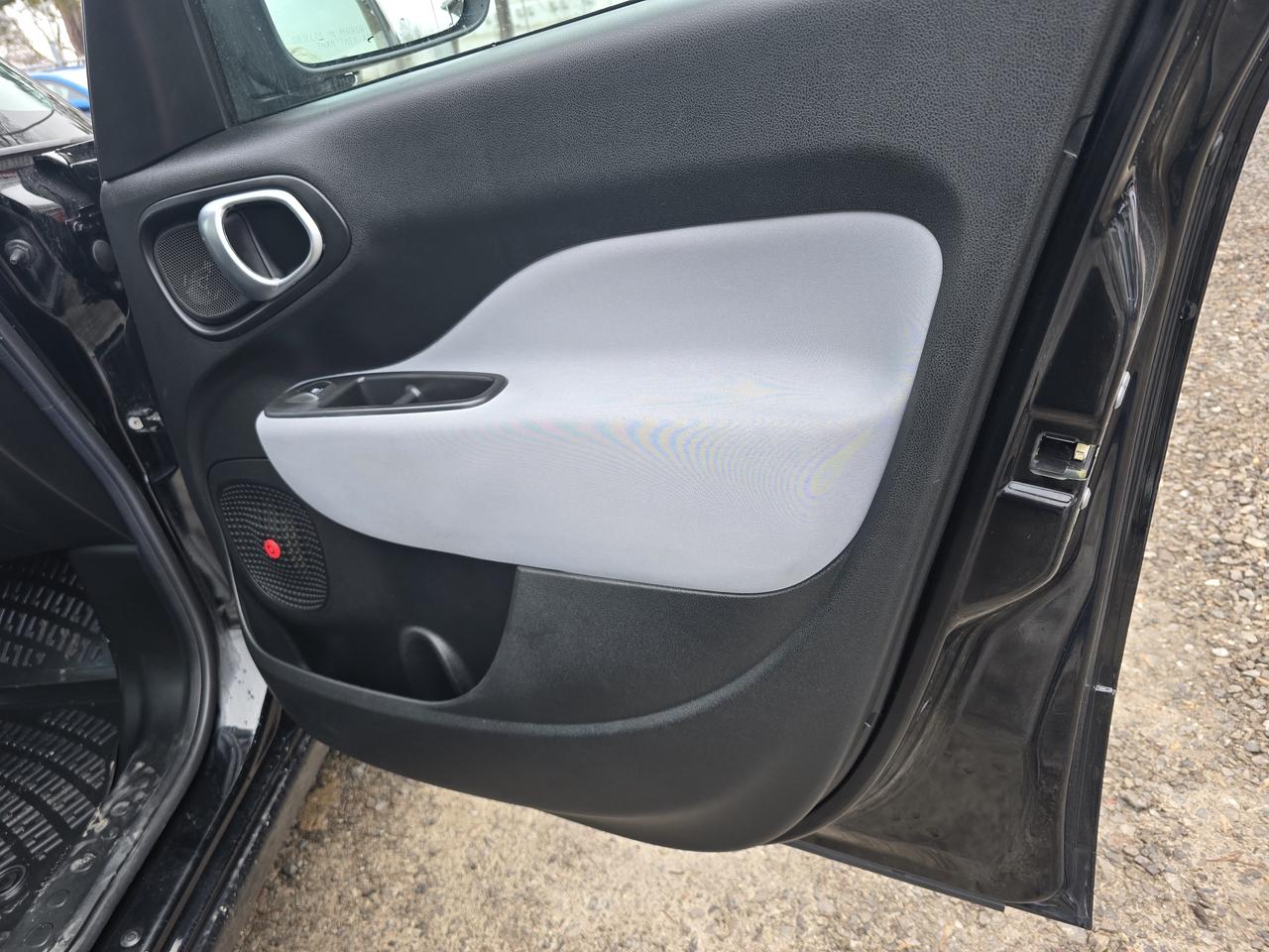 2014 Fiat 500L Easy Photo