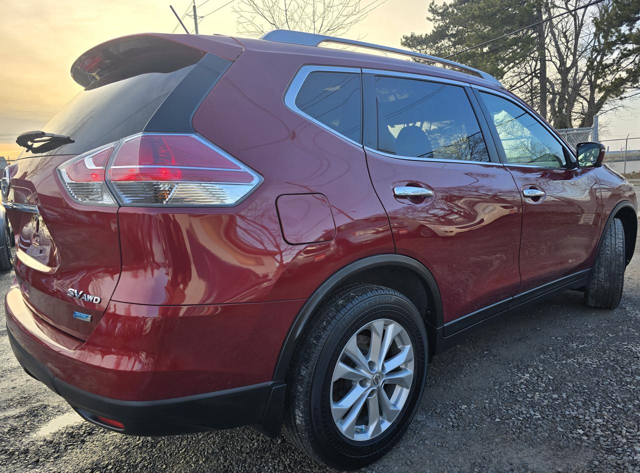2015 Nissan Rogue SV Photo
