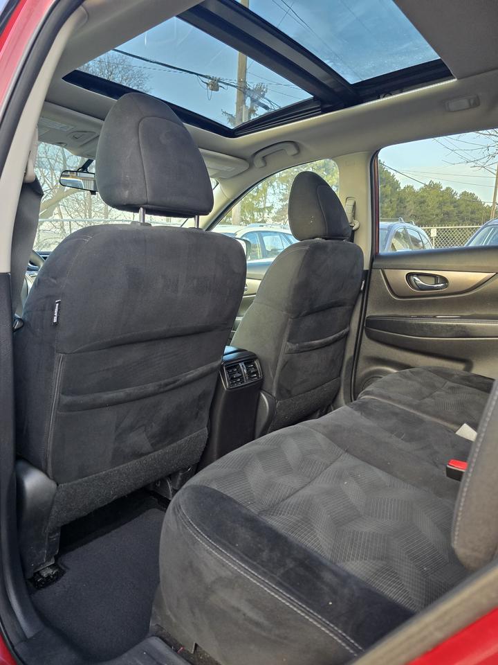 2015 Nissan Rogue SV Photo