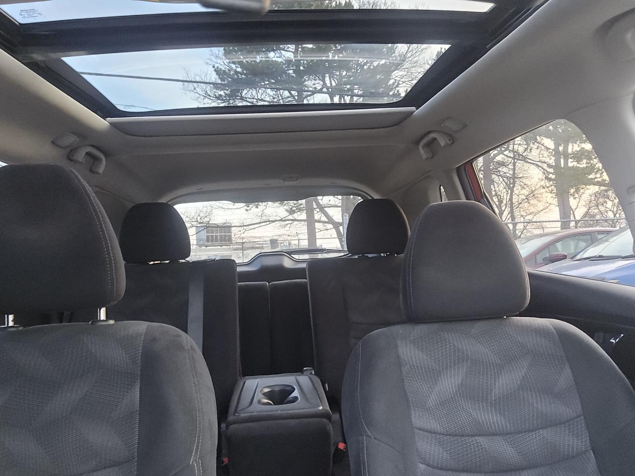 2015 Nissan Rogue SV Photo