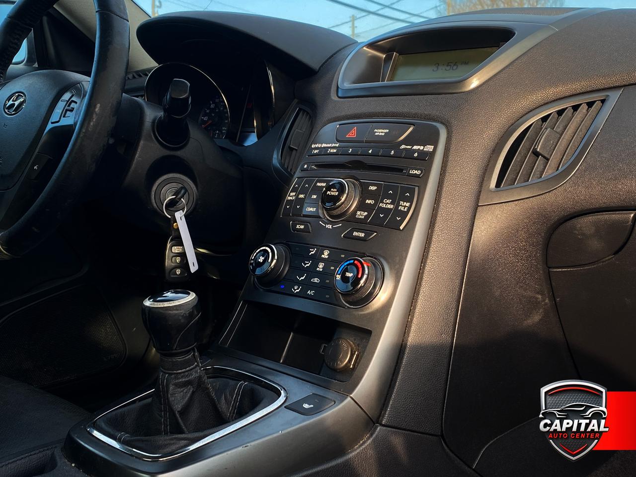 2012 Hyundai Genesis 2.0 Photo