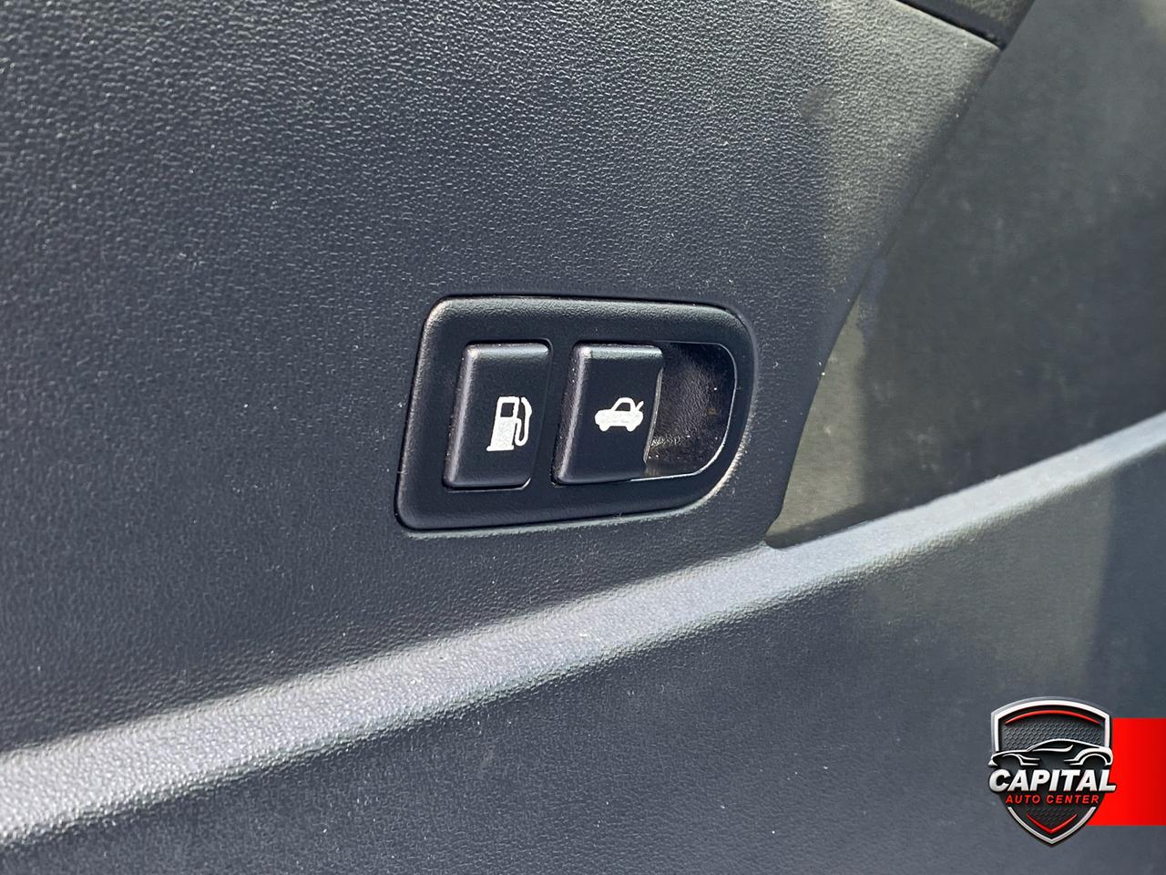 2012 Hyundai Genesis 2.0 Photo