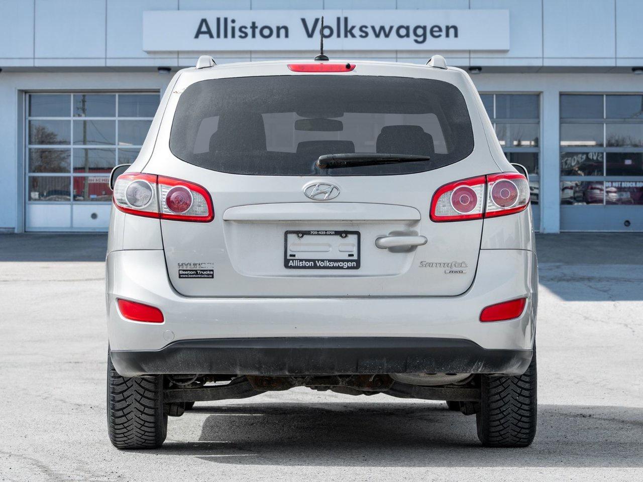 2011 Hyundai Santa Fe GL Photo