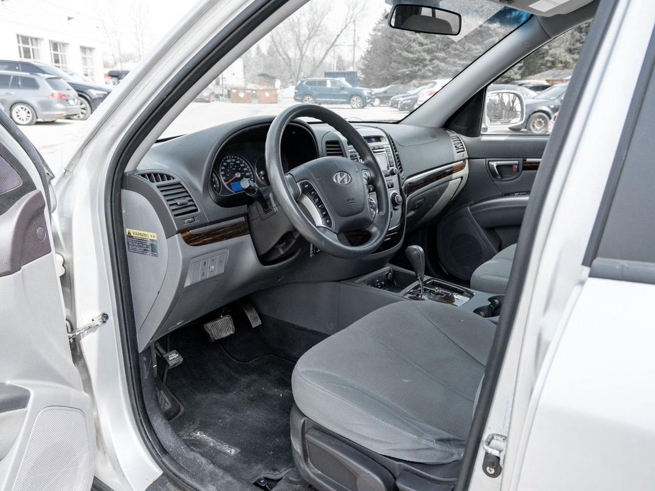 2011 Hyundai Santa Fe GL Photo