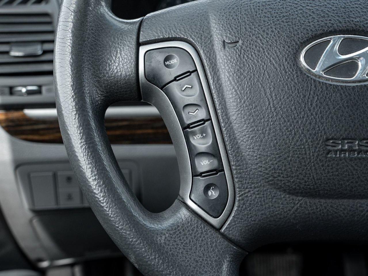 2011 Hyundai Santa Fe GL Photo