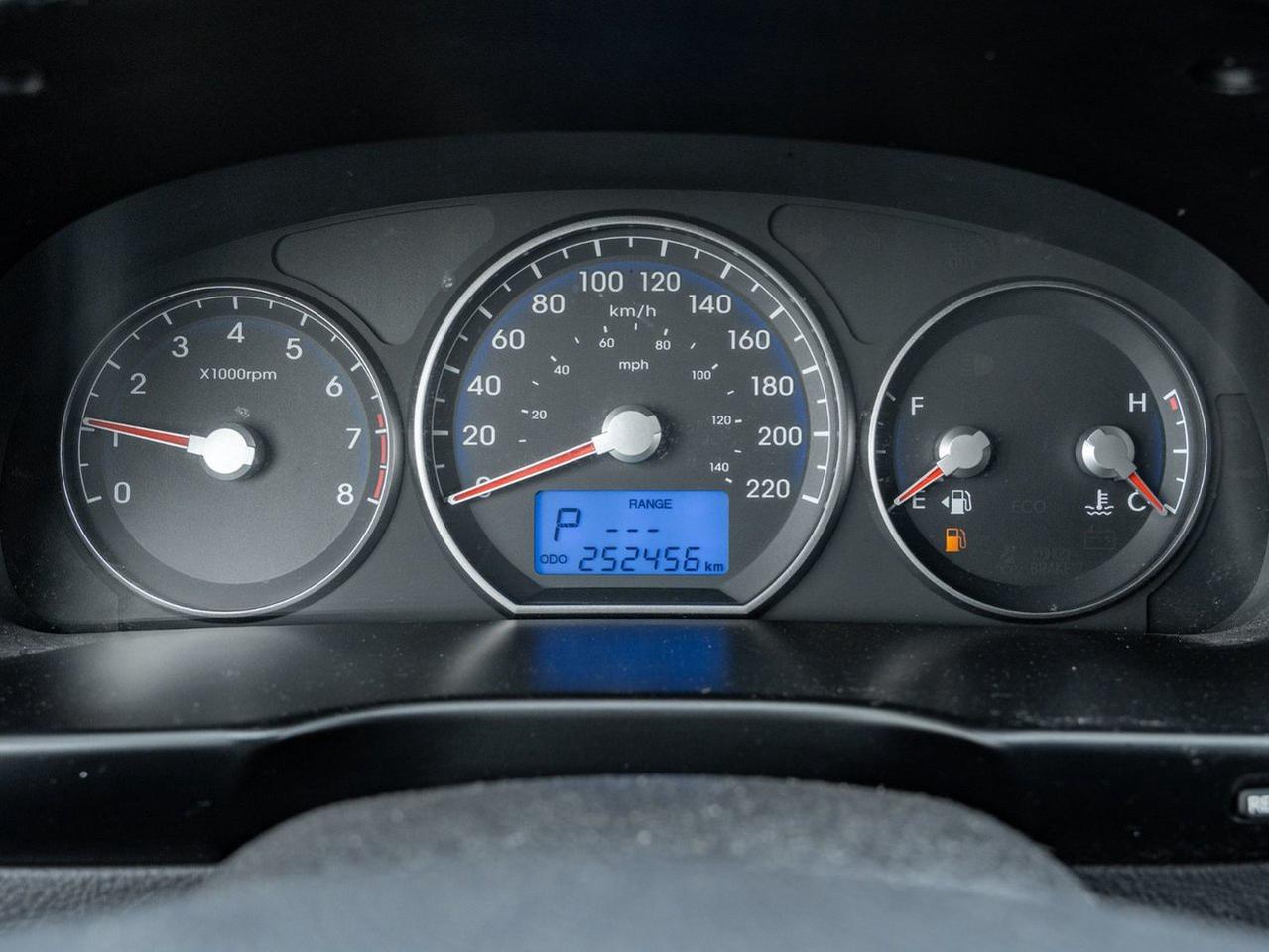 2011 Hyundai Santa Fe GL Photo