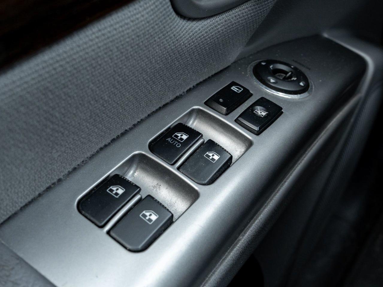 2011 Hyundai Santa Fe GL Photo