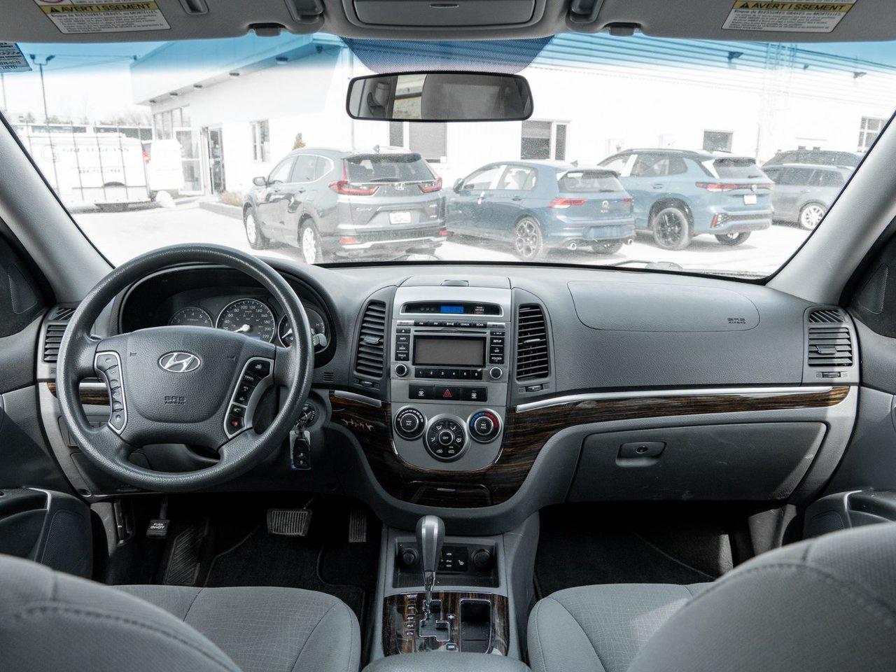 2011 Hyundai Santa Fe GL Photo