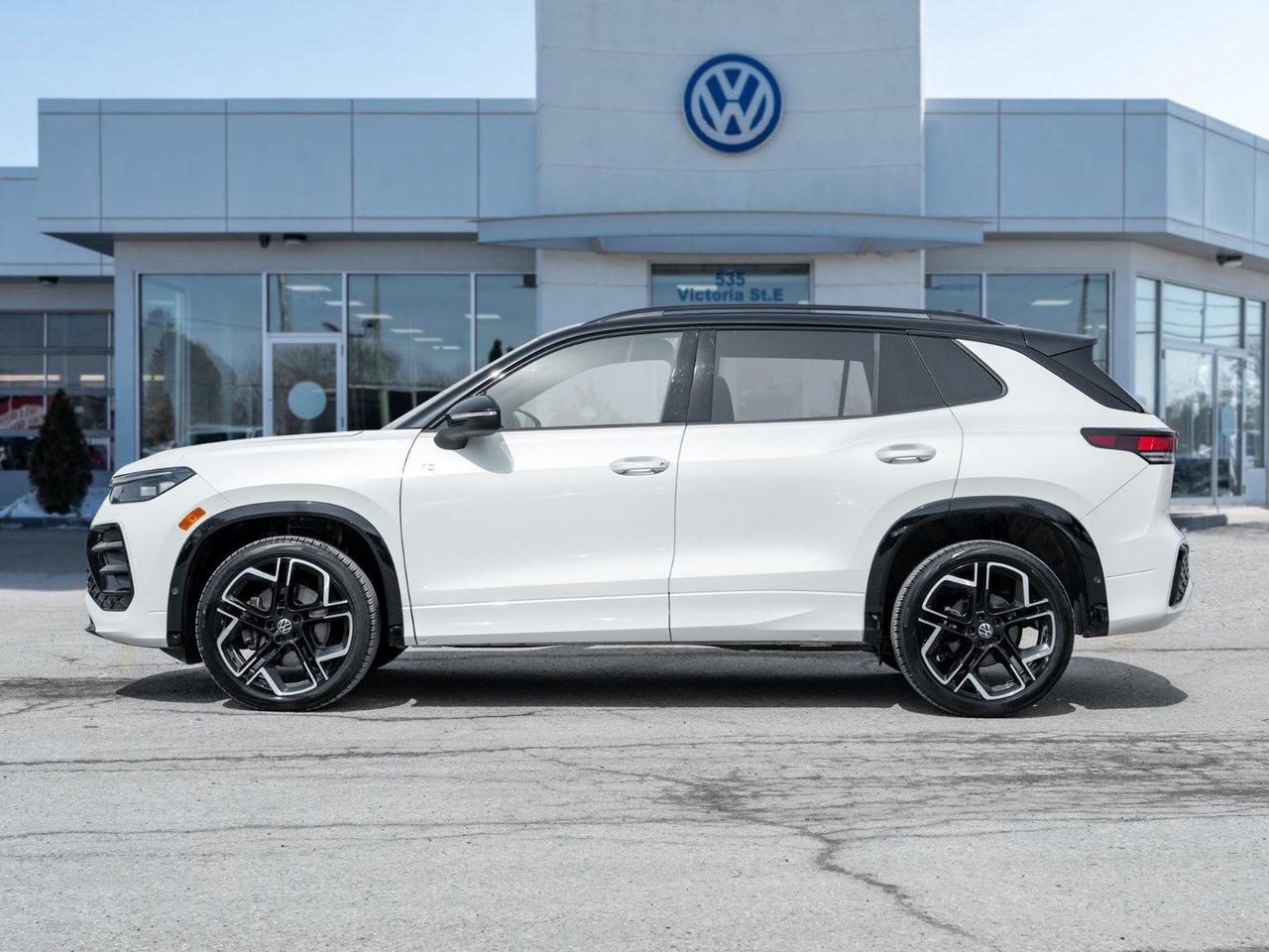 2025 Volkswagen Tiguan Comfortline R-Line Black Edition Photo