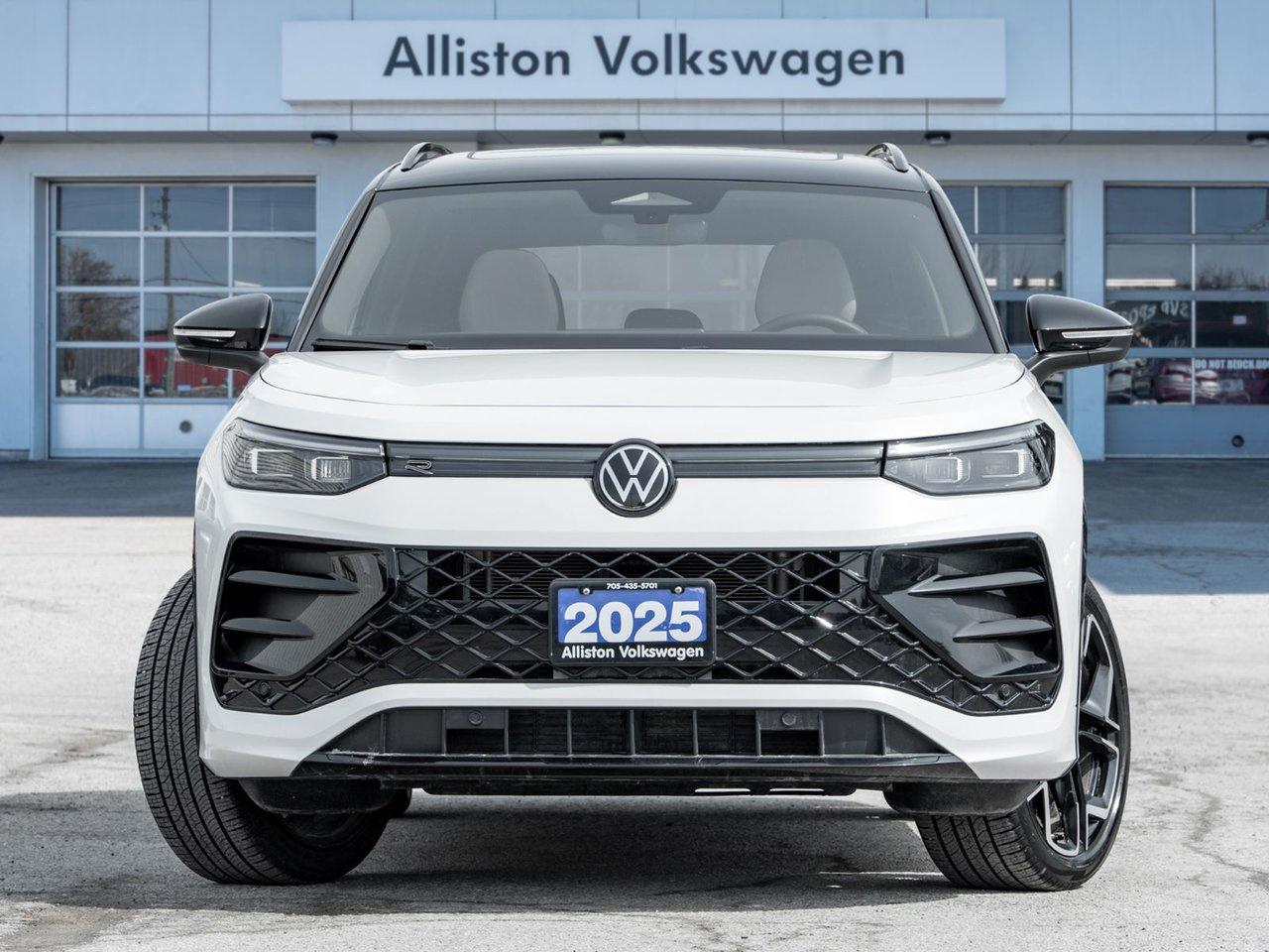 2025 Volkswagen Tiguan Comfortline R-Line Black Edition Photo