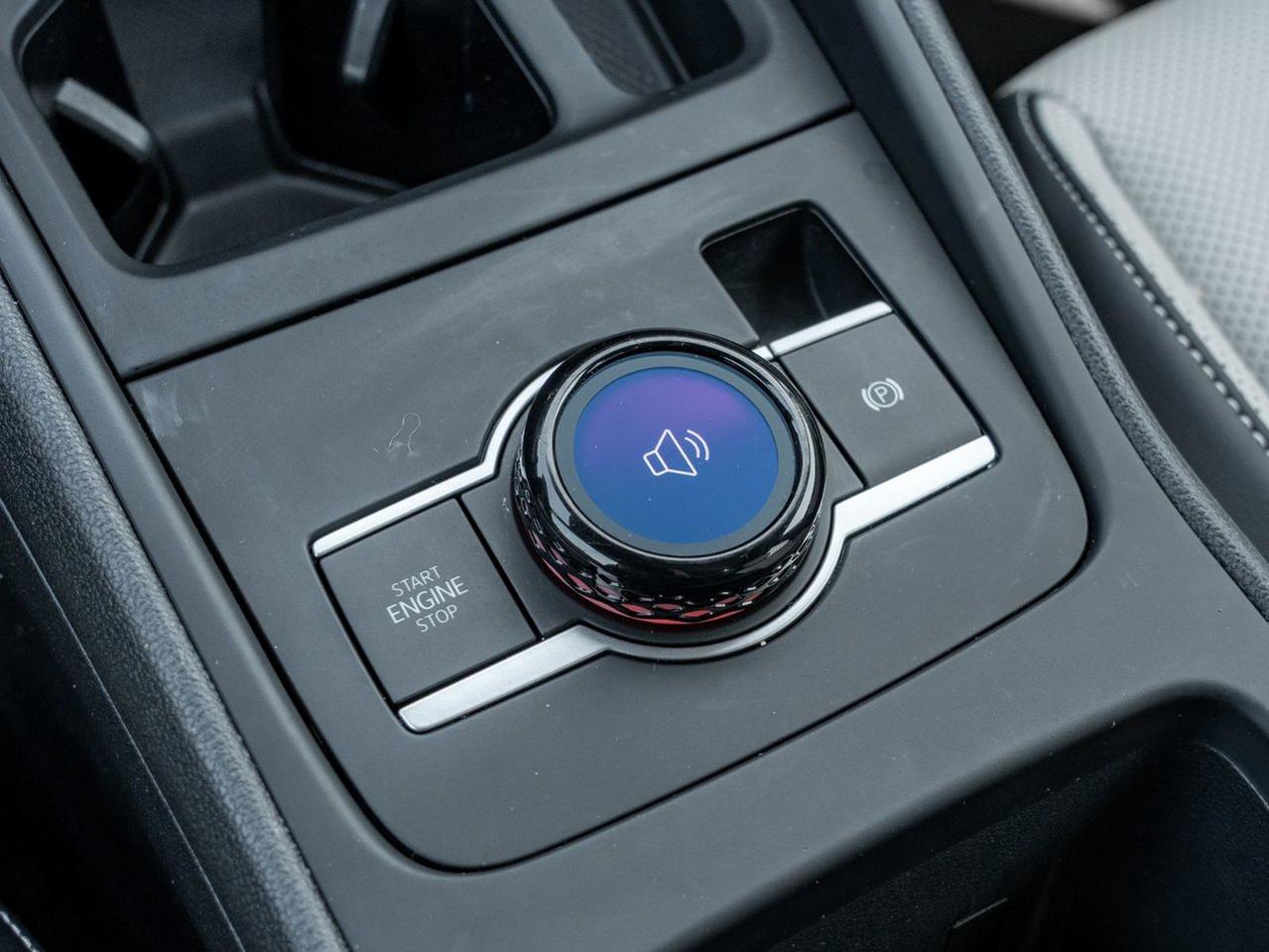 2025 Volkswagen Tiguan Comfortline R-Line Black Edition Photo