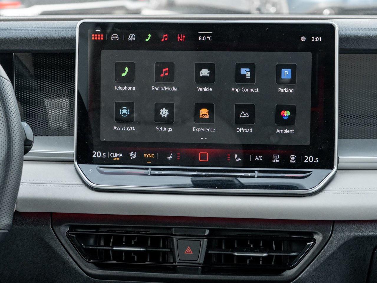 2025 Volkswagen Tiguan Comfortline R-Line Black Edition Photo