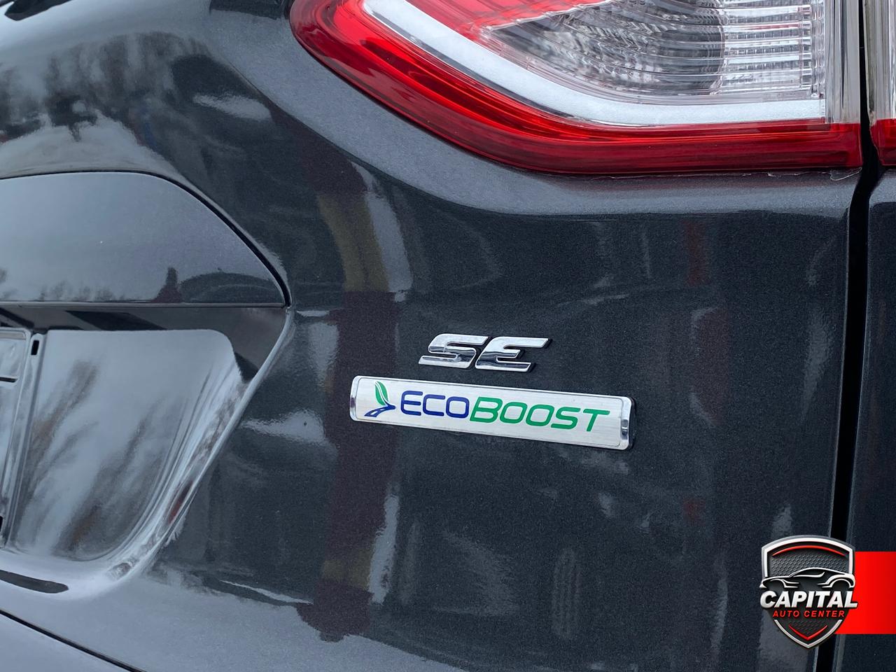 2016 Ford Escape SE Photo