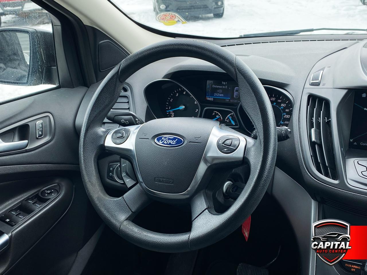 2016 Ford Escape SE Photo