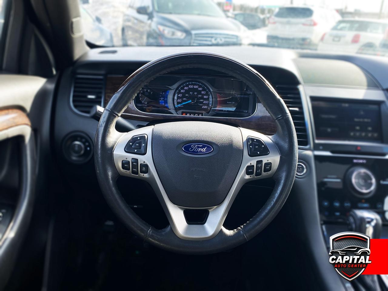 2015 Ford Taurus LIMITED Photo