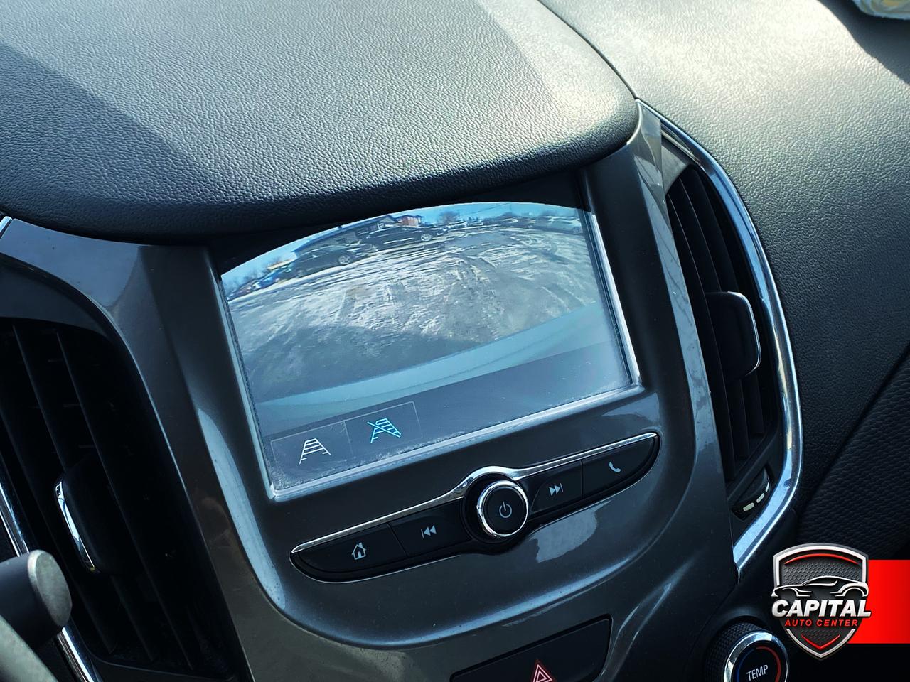 2017 Chevrolet Cruze LT Photo