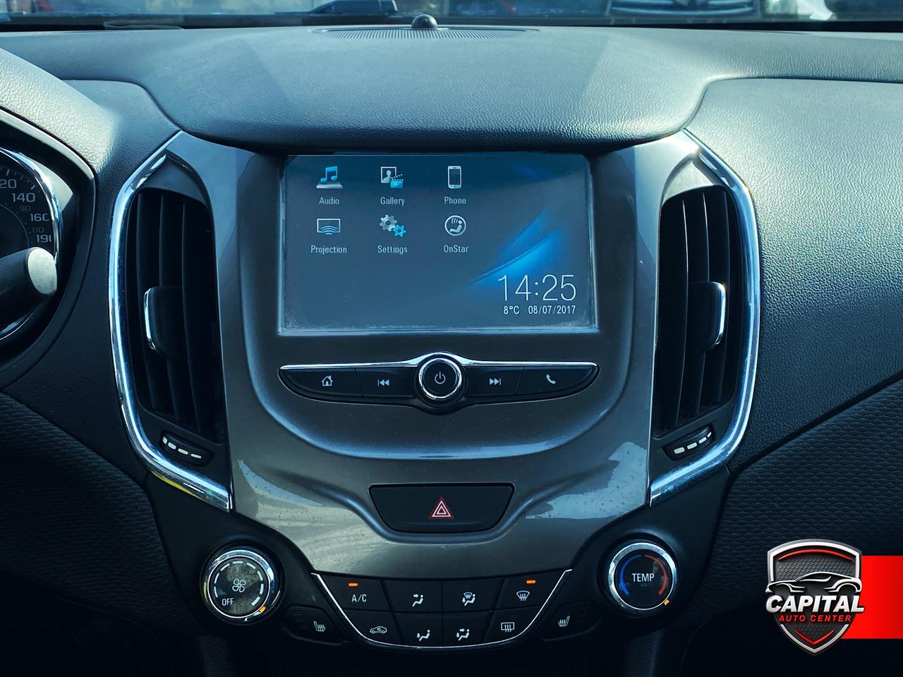 2017 Chevrolet Cruze LT Photo