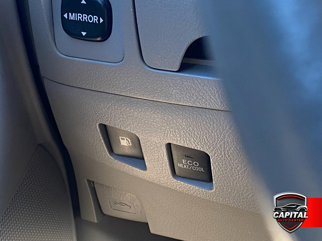 2011 Toyota Camry Hybrid Photo