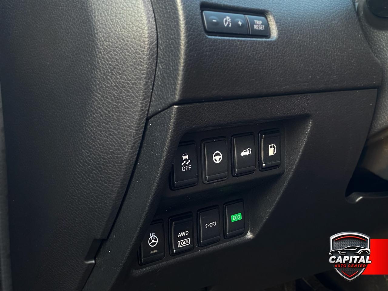 2020 Nissan Rogue SL Photo