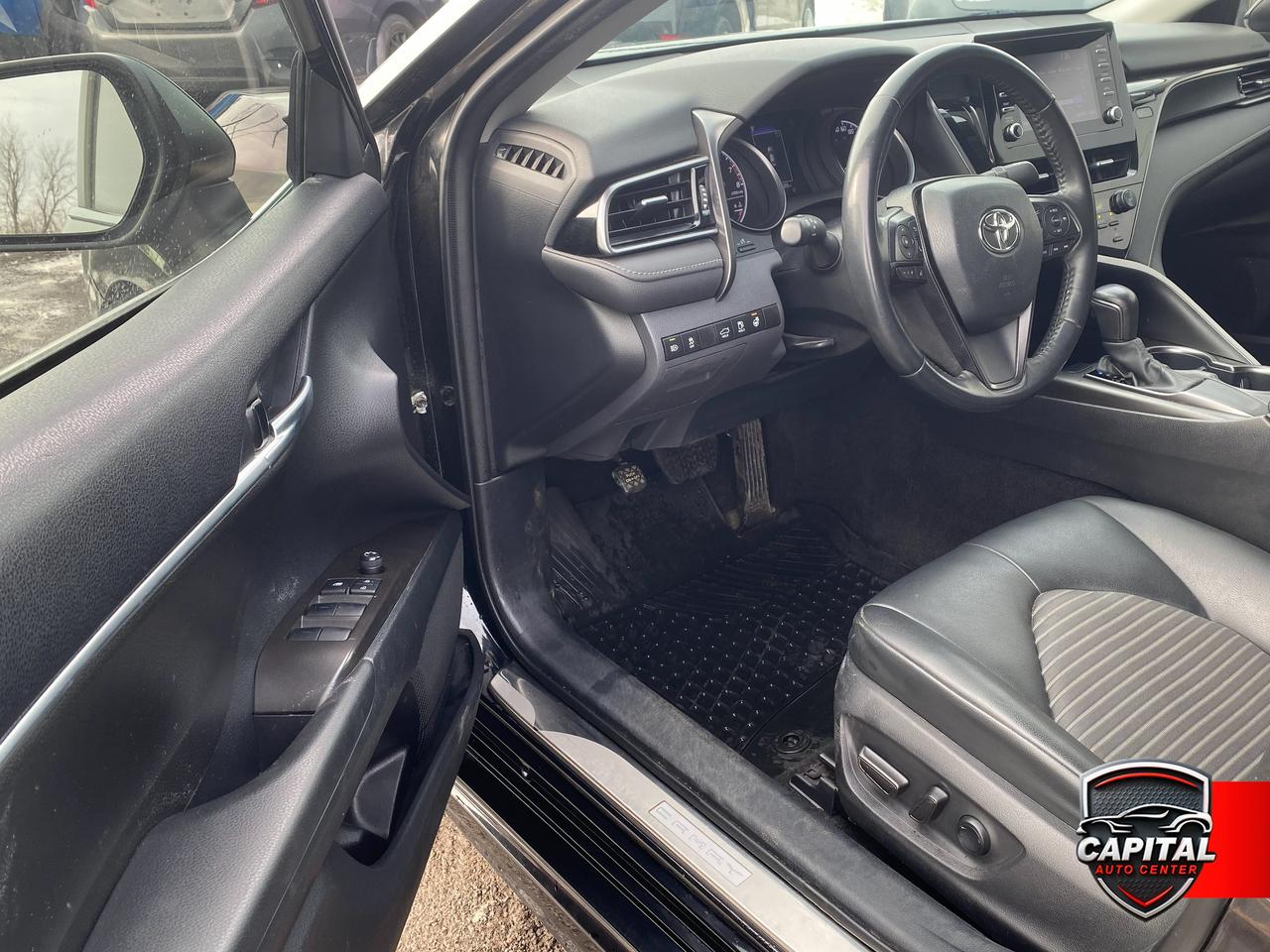 2022 Toyota Camry SE Photo