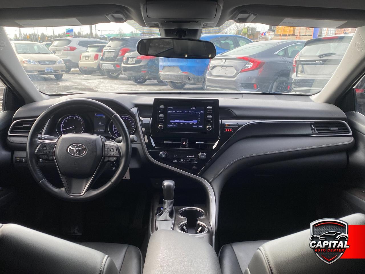 2022 Toyota Camry SE Photo