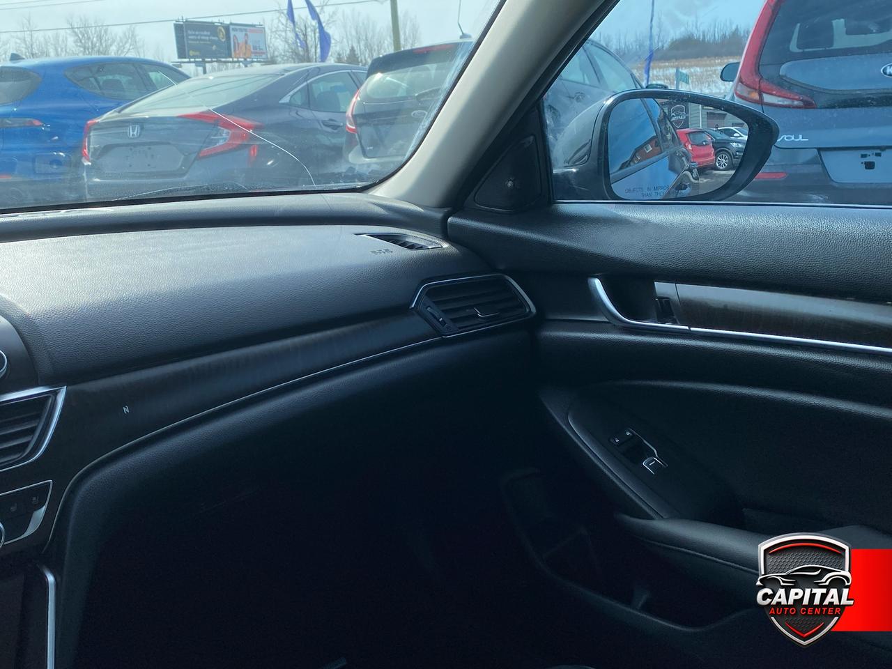 2019 Honda Accord Touring Photo