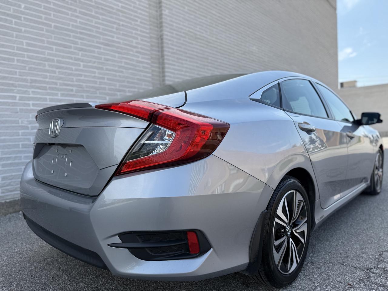 2017 Honda Civic EX-T Photo