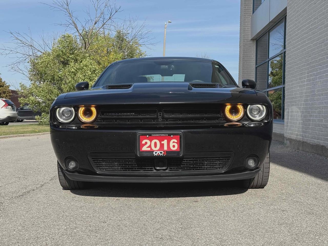 2016 Dodge Challenger SXT Photo